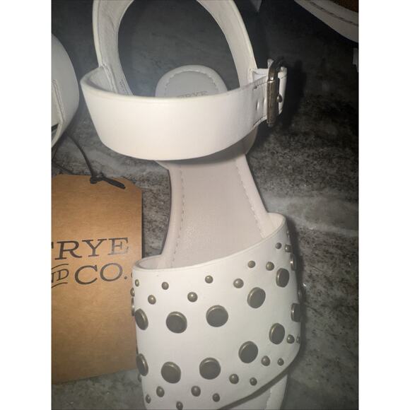 Frye and Co White Brooklyn studded sandals with ankle strap buckle size 8.5 SRA - Picture 3 of 4
